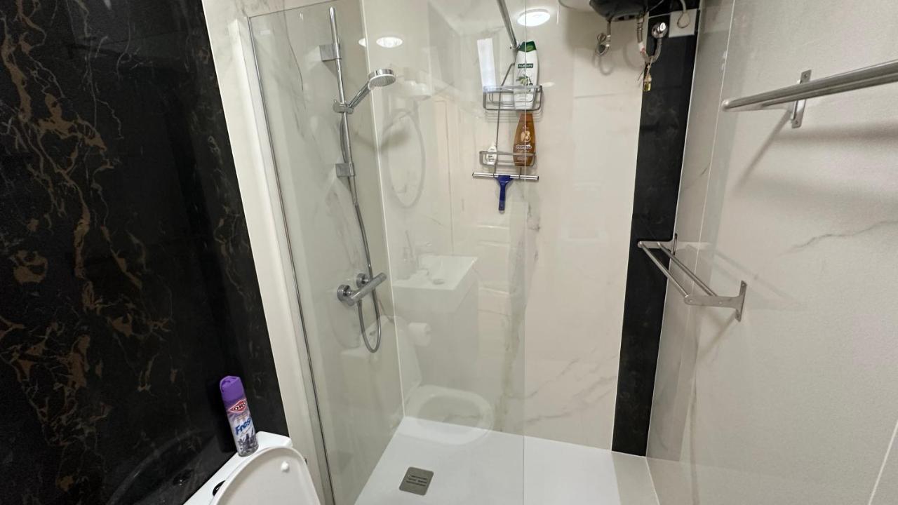 Air-Conditioned, Remarkably Beautiful Apartment, Fibre Wi-Fi, Pool อาโรนา ภายนอก รูปภาพ