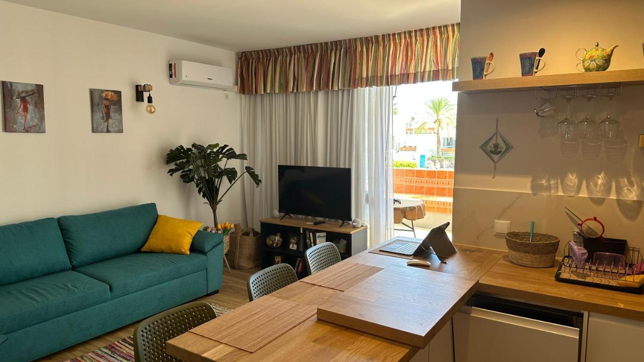 Air-Conditioned, Remarkably Beautiful Apartment, Fibre Wi-Fi, Pool อาโรนา ภายนอก รูปภาพ